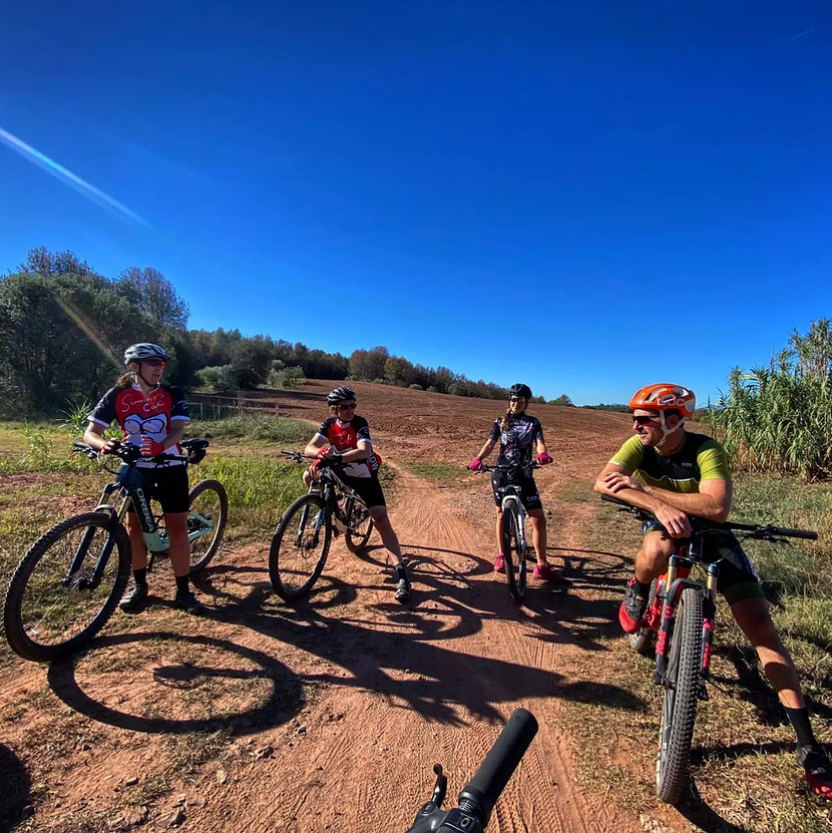 Ruta guiada amb bici de muntanya i tast de vins