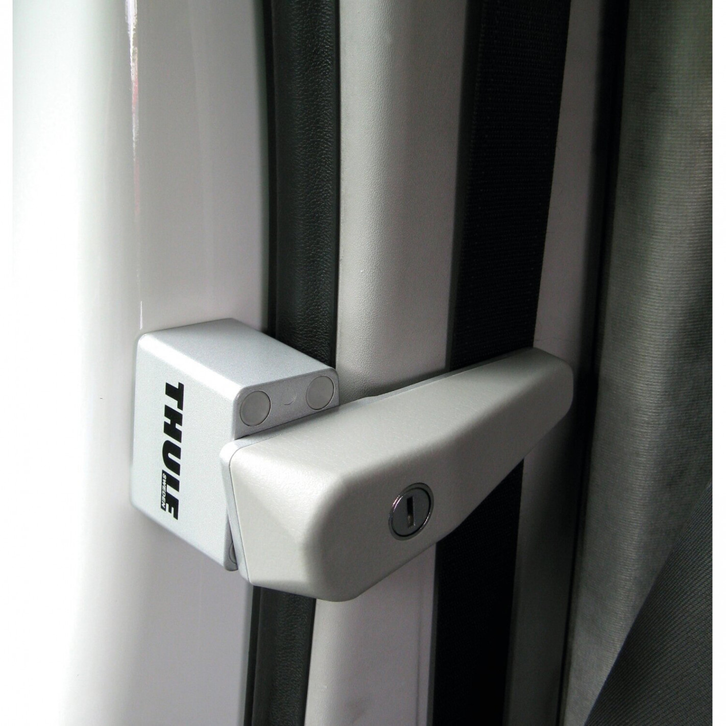 Cerradura de seguridad Cab lock para Modelos: Boxer/Jumper/Ducato/Transit THULE 2  - miniatura
