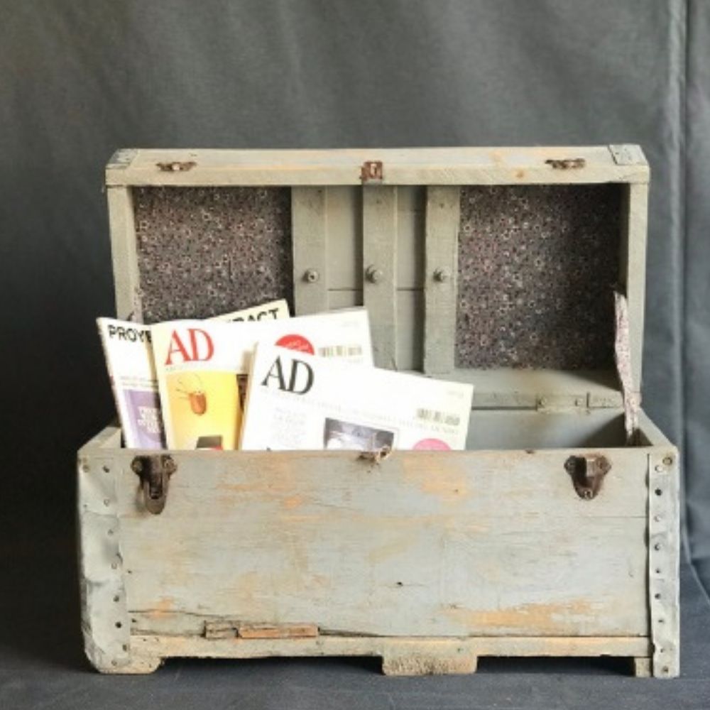 Caja de herramientas antigua restaurada