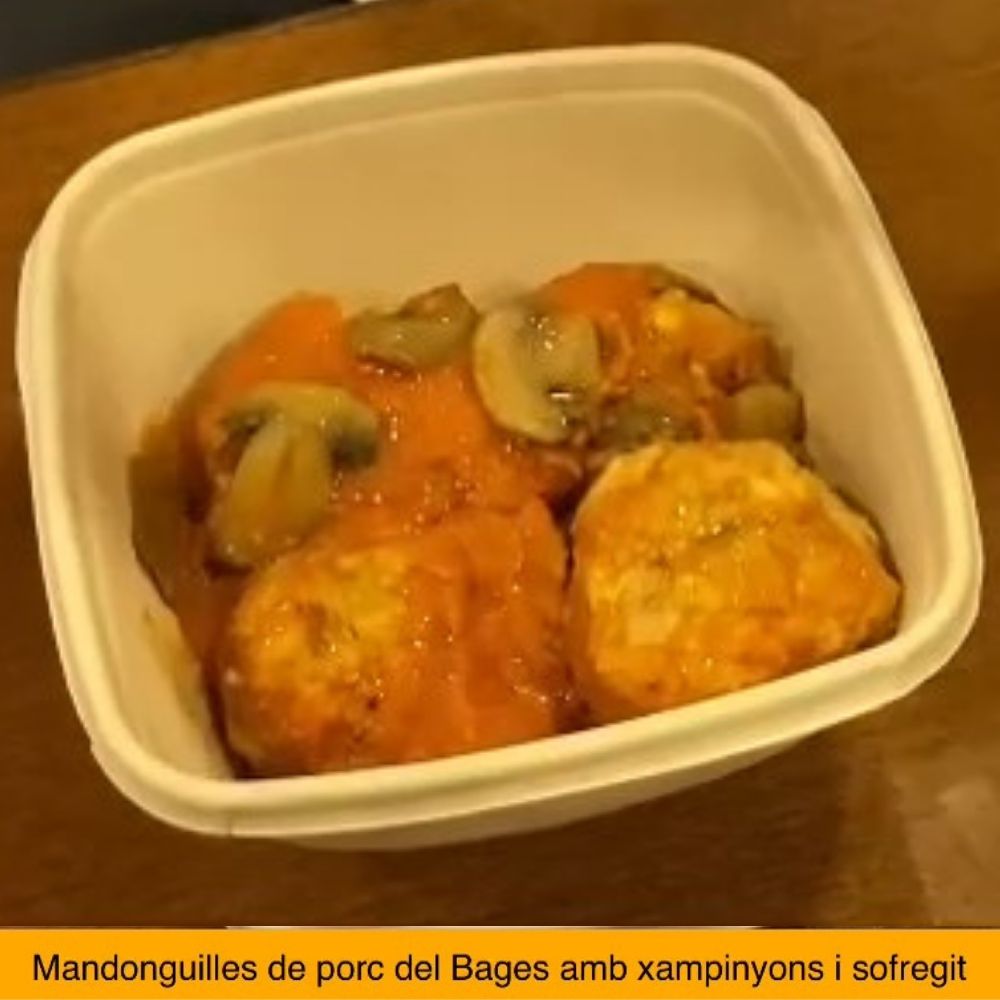 Mandonguilles de porc del Bages amb xampinyons i sofregit de tomàquet