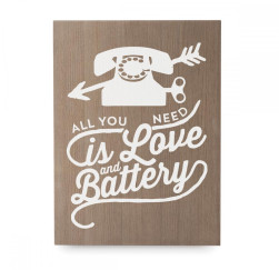 Cartel de madera 'Love and battery'