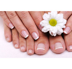 MANICURAS  Y PEDICURAS- Normales y semipermanentes-