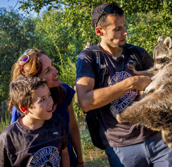 4 pax. Una màgica i intrèpida experiència entre animals exòtics, aus rapaces i fins i tot, salvatges.