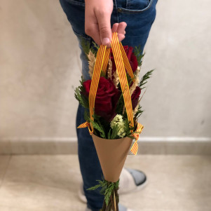 Cesto goma Eva con 3 rosas