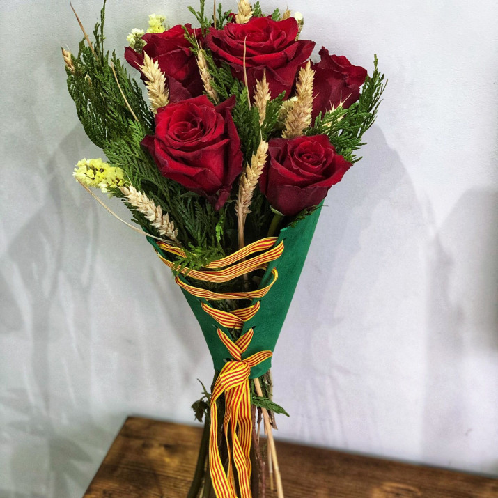 Corsé de goma Eva amb 6 roses